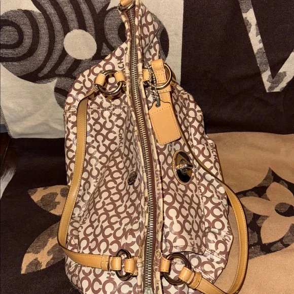 Coach Tan and Brown Large Shoulder Bag - Picture 11 of 12